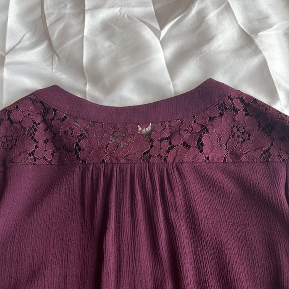 Knox Rose blouse with lace bell sleeves. - Picture 7 of 8